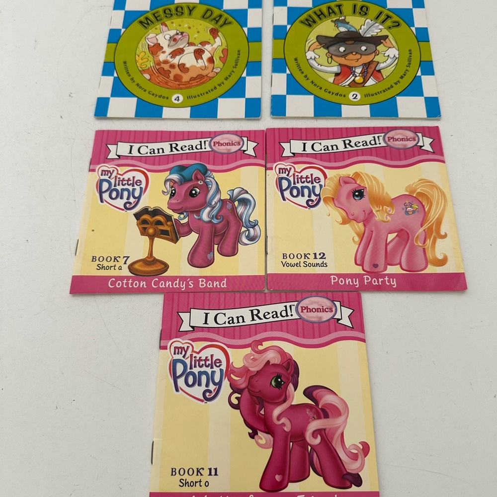 My Little Pony I Can Read! Phonics Book Set - Pink Pony Covers and messy day